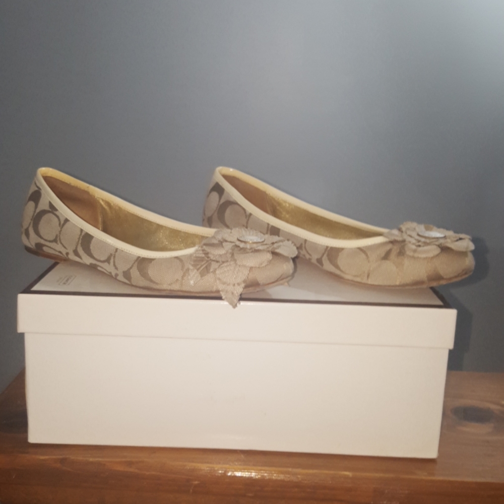 Coach Flats - Picture 2 of 5